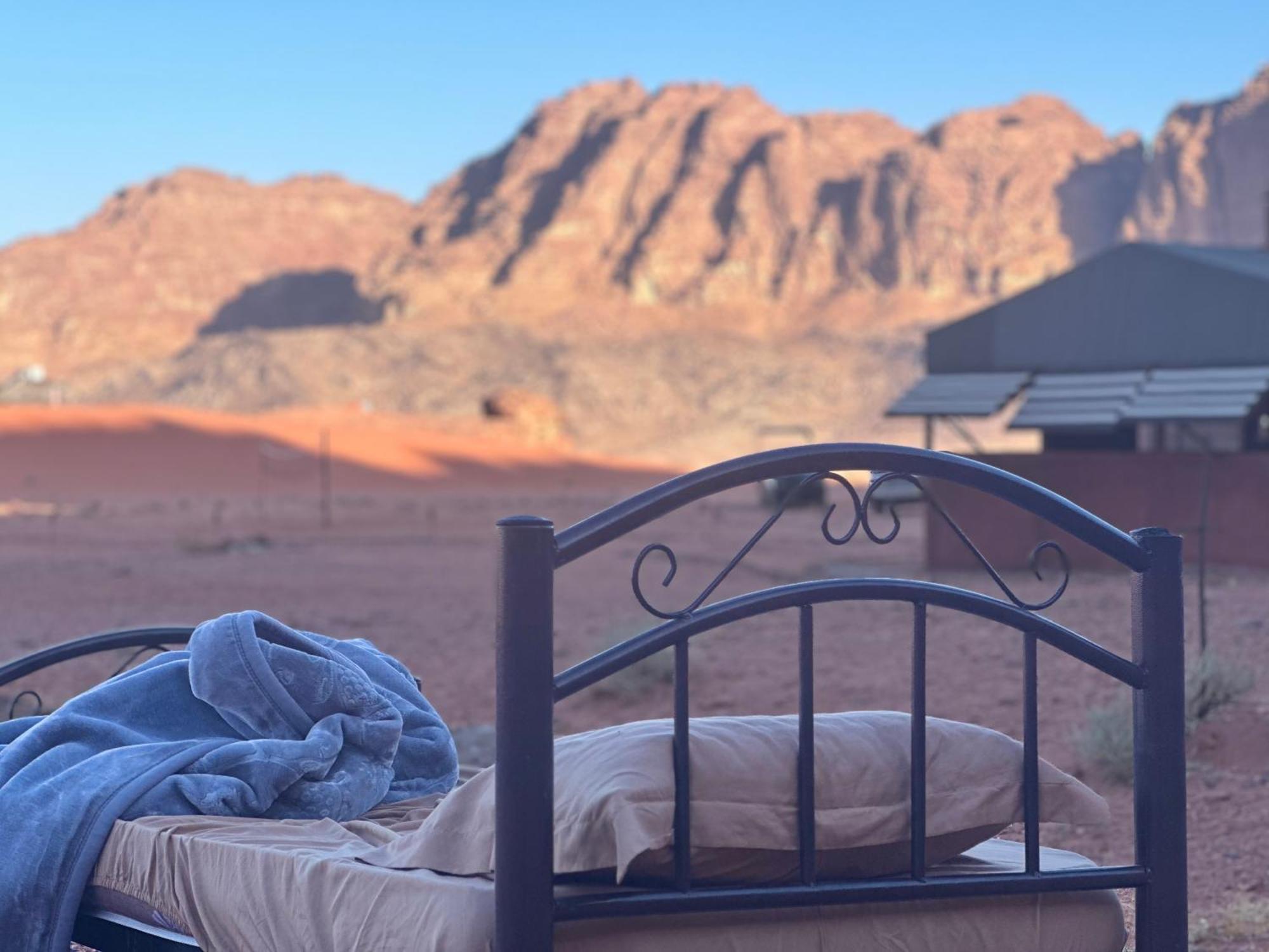 Wadi Rum Sunrise Camp Exteriör bild