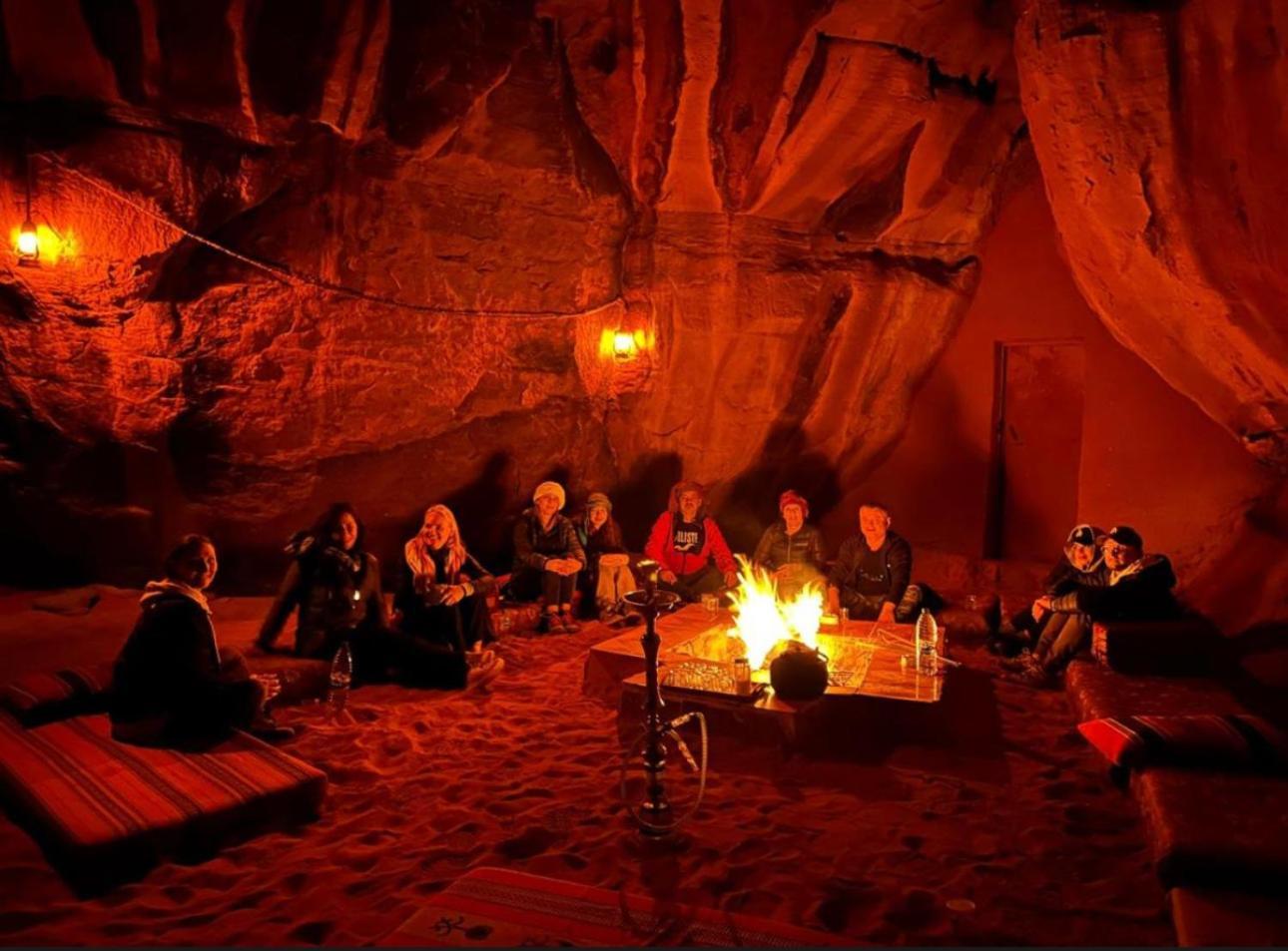 Wadi Rum Sunrise Camp Exteriör bild