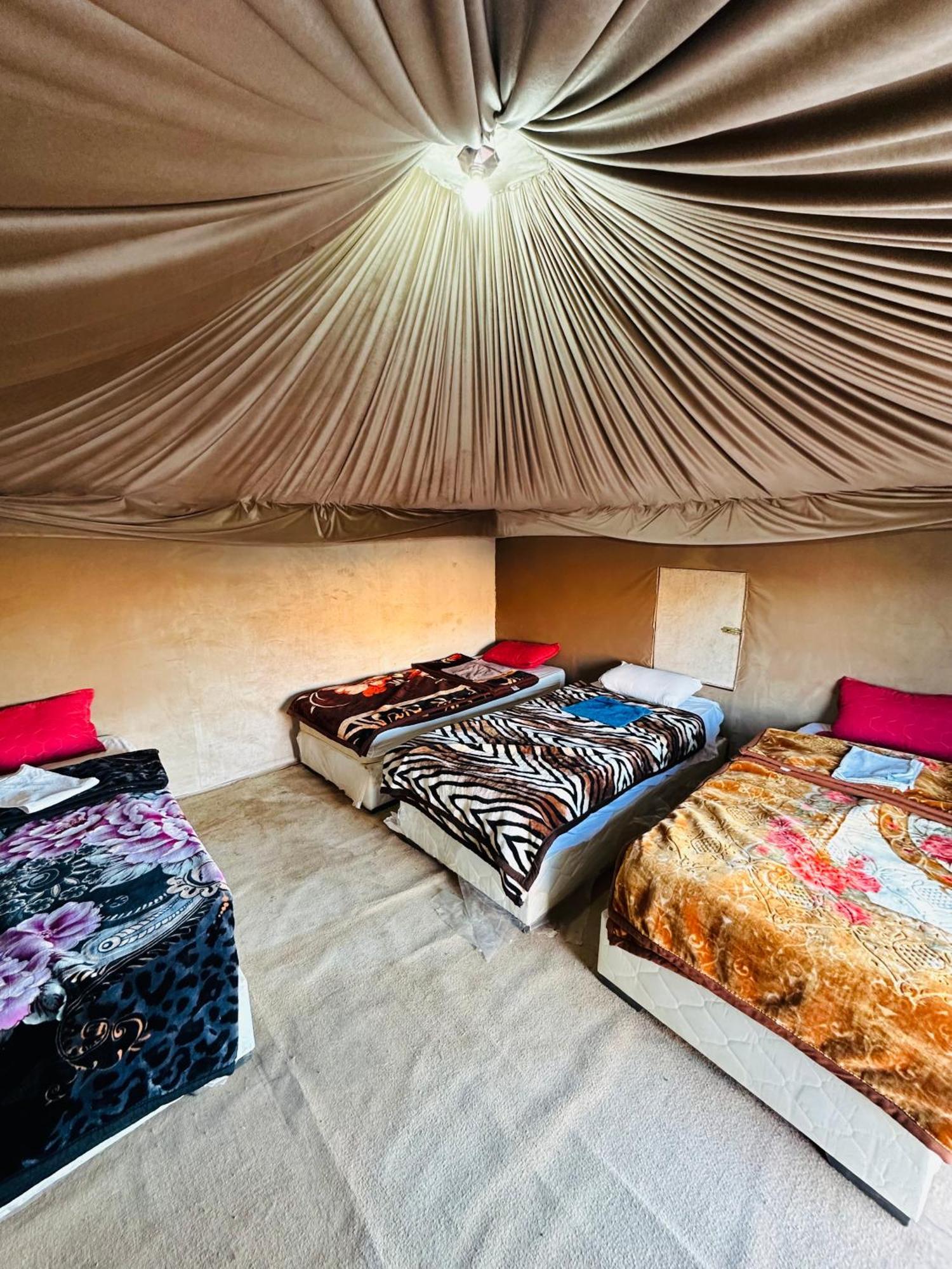 Wadi Rum Sunrise Camp Exteriör bild