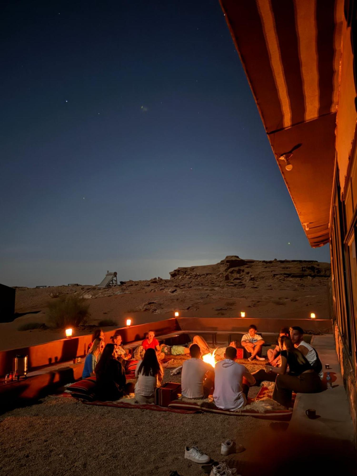 Wadi Rum Sunrise Camp Exteriör bild